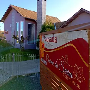 pousada-charme-da-serra.santa-catarina-brasil.com/